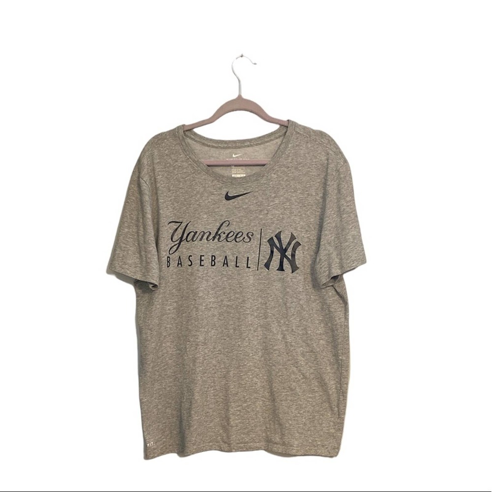 Nike New York Yankees T-Shirt Size X-Large